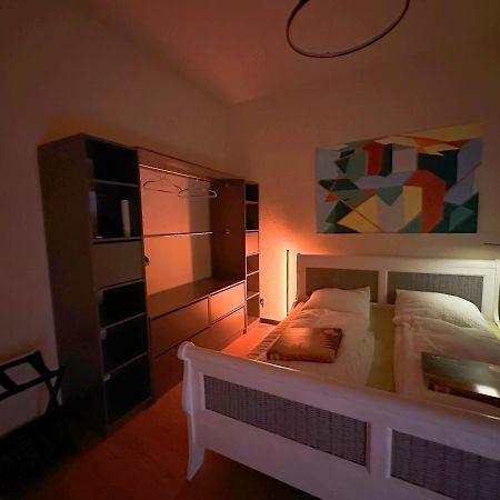 Igo Apartment: Rhine Riverfront Pet-Friendly with Washer/Dryer Duisburg Exterior photo