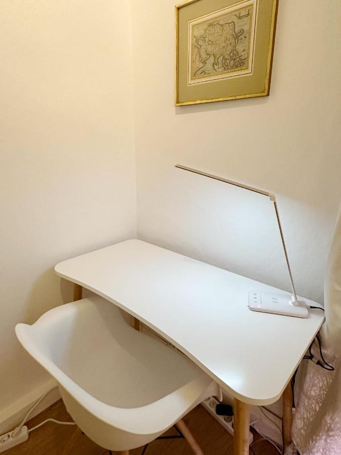Igo Apartment: Rhine Riverfront Pet-Friendly with Washer/Dryer Duisburg Exterior photo